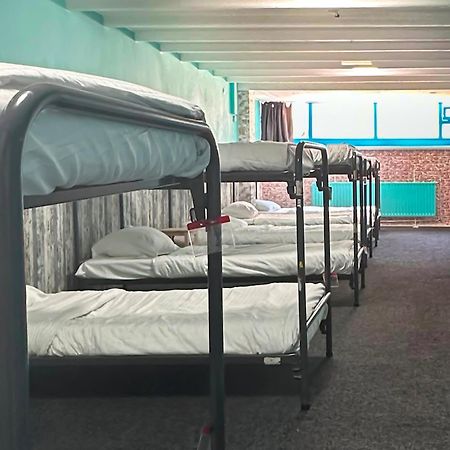 The Flying Pig Beach Hostel ノールトウェイク エクステリア 写真