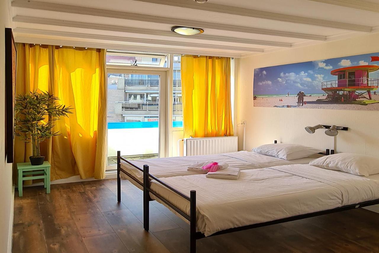 The Flying Pig Beach Hostel ノールトウェイク エクステリア 写真