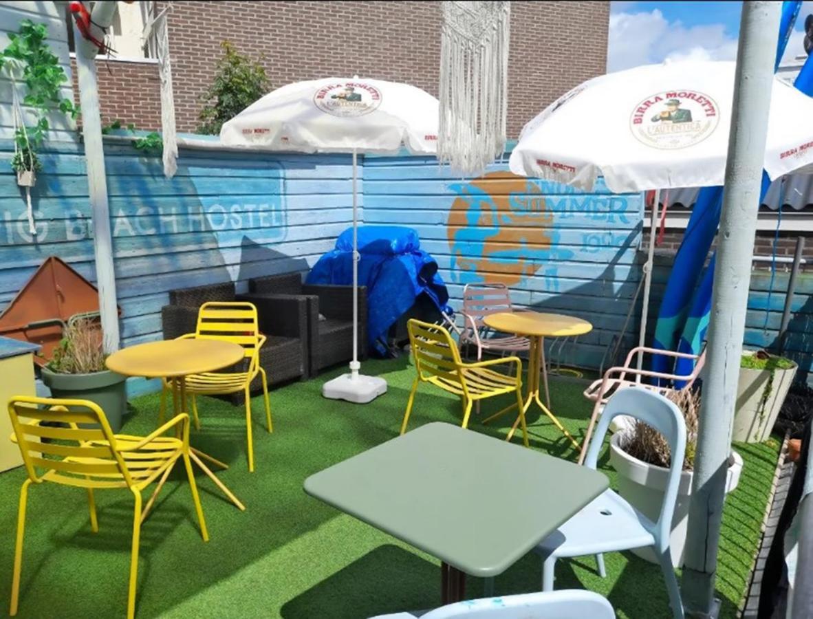The Flying Pig Beach Hostel ノールトウェイク エクステリア 写真