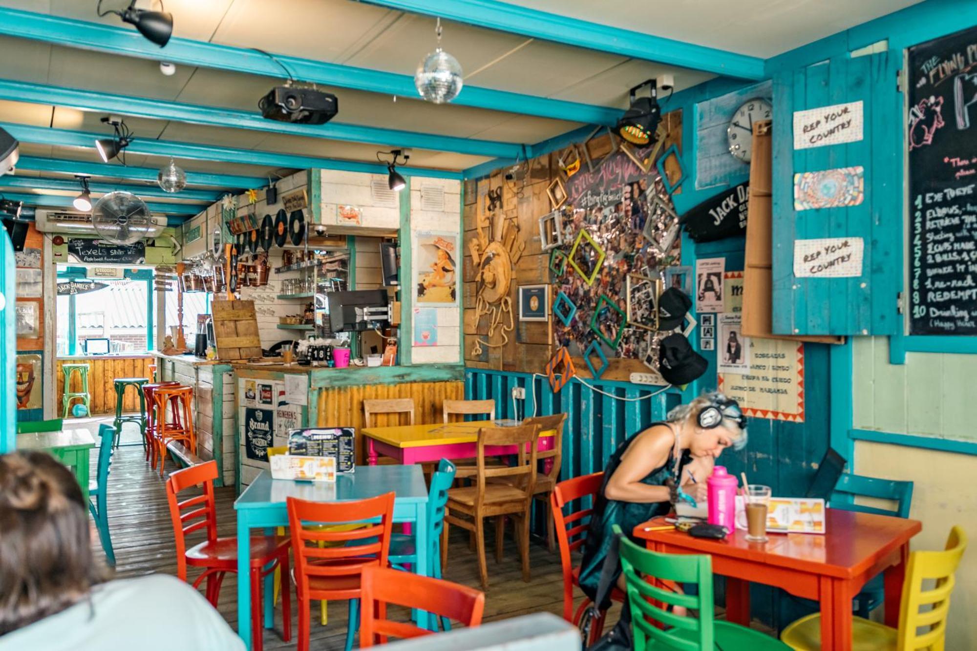 The Flying Pig Beach Hostel ノールトウェイク エクステリア 写真