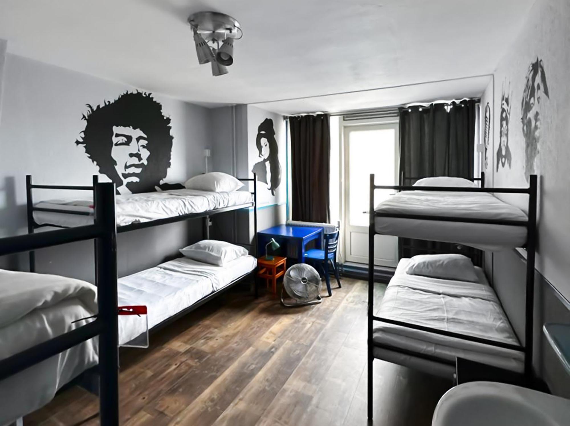 The Flying Pig Beach Hostel ノールトウェイク エクステリア 写真