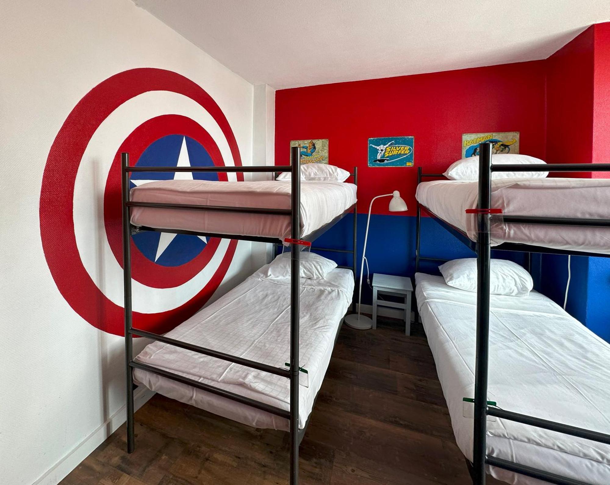 The Flying Pig Beach Hostel ノールトウェイク エクステリア 写真